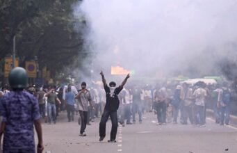 Setelah ‘uji coba’ di Kashmir, senjata pelet digunakan terhadap mahasiswa pengunjuk rasa di ibu kota India