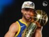 Stephen Curry menjadi pemain aktif NBA pertama yang dilantik ke dalam Hall of Fame