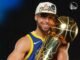 Stephen Curry menjadi pemain aktif NBA pertama yang dilantik ke dalam Hall of Fame