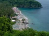Temukan pantai tersembunyi dan tempat selancar di Bali