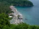 Temukan pantai tersembunyi dan tempat selancar di Bali