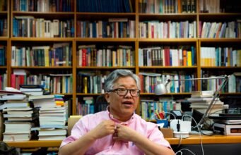 Tiongkok membebaskan pendeta Ezra Jin yang dipenjara