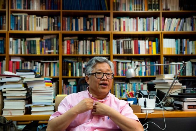 Tiongkok membebaskan pendeta Ezra Jin yang dipenjara