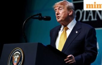 Trump memecat anggota komisi pemilu dalam upaya terbarunya untuk mengubah proses pemungutan suara: ‘Tidak sepenuhnya selaras dengan…’