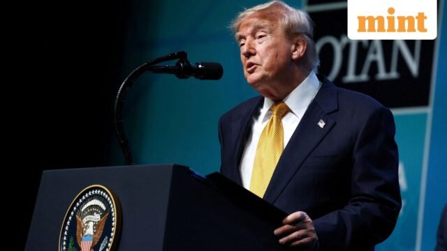 Trump memecat anggota komisi pemilu dalam upaya terbarunya untuk mengubah