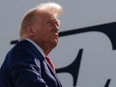 Trump mengancam akan mengebom jembatan dan pembangkit listrik Iran jika Teheran menembaki kapal di Selat Hormuz