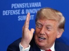 Trump mengatakan AS akan mengandalkan Korea Selatan dan perusahaan lain untuk melakukan kerja sama pembuatan kapal guna memperkuat angkatan laut
