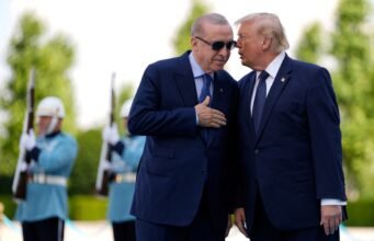 Trump mengatakan dia berupaya untuk menghapus Turki dari daftar sanksi AS