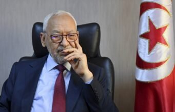 Tunisia: Putri Ghannouchi mengatakan keluarganya menyangkal semua informasi setelah Ghannouchi pingsan di penjara