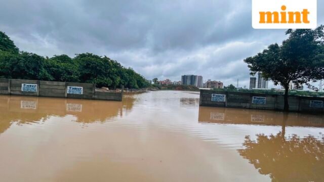 'Venesia dari Timur': Internet menyerang Gurugram yang dilanda hujan saat