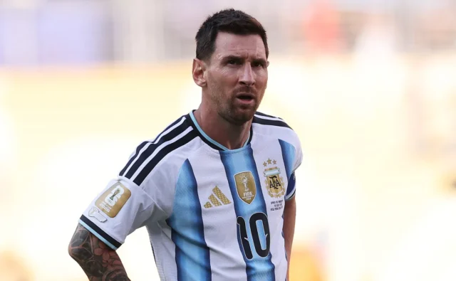 Video: Lionel Messi yang emosional menangis usai menerima medali perak