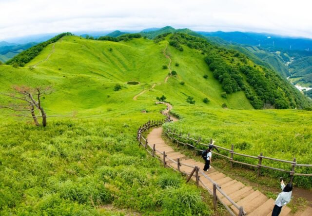 Viral 'gunung telanjang' menarik Gen Z Korea, turis asing untuk