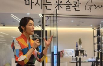 (WAWANCARA) MODERNhan mempromosikan alkohol Korea dan hanbok ke seluruh dunia